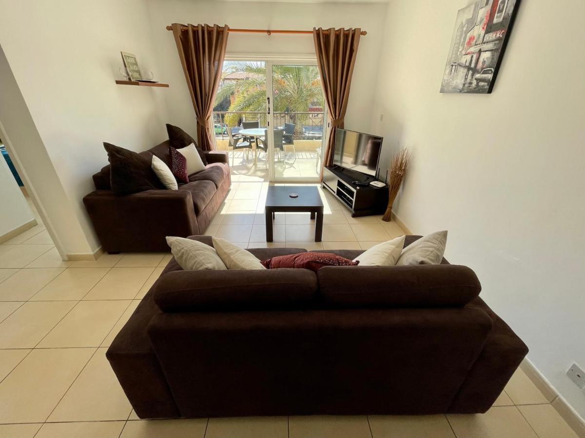 109 Queens Gardens, Paphos Apartment Exterior photo